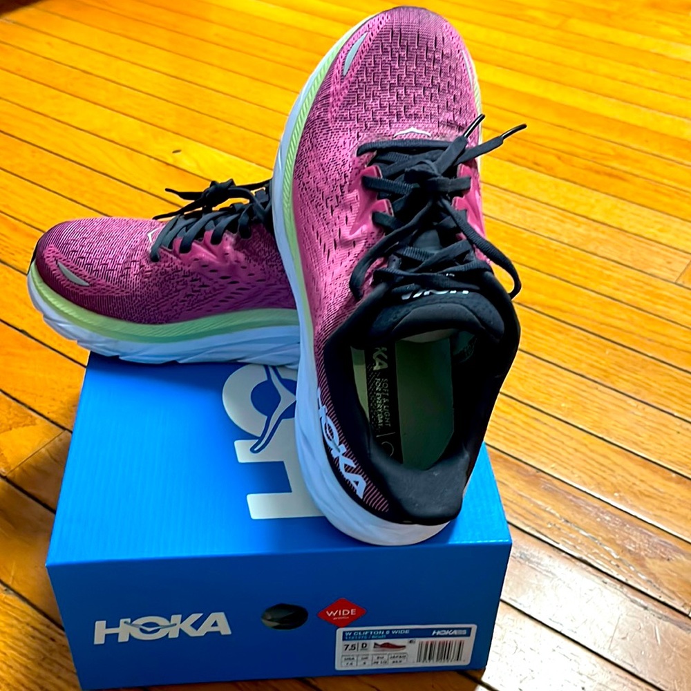 👟 Hoka Clifton 8 sneakers - size 7.5 W